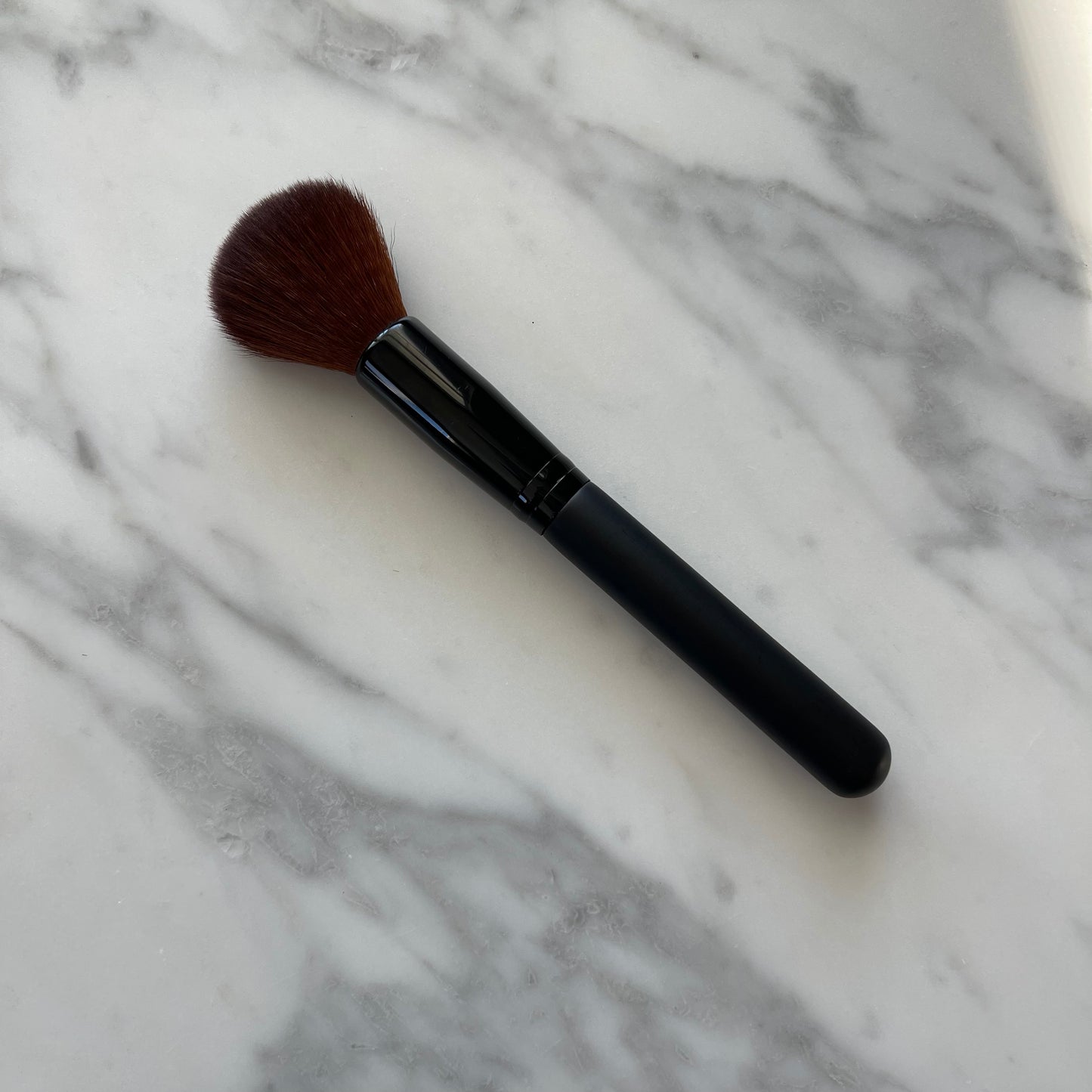 Lux Small Rounded Face Brush