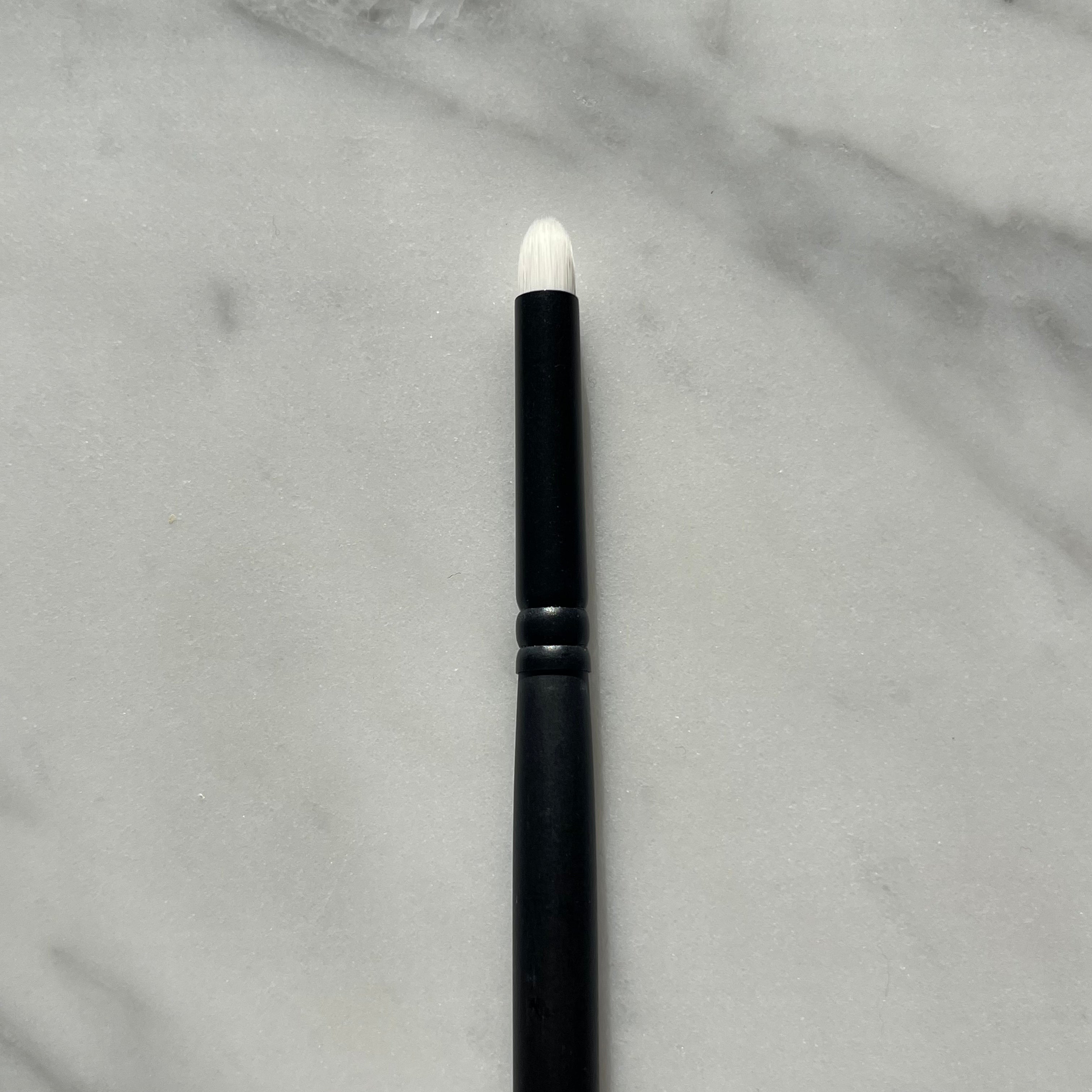 HD White Pointed Smudge Brush