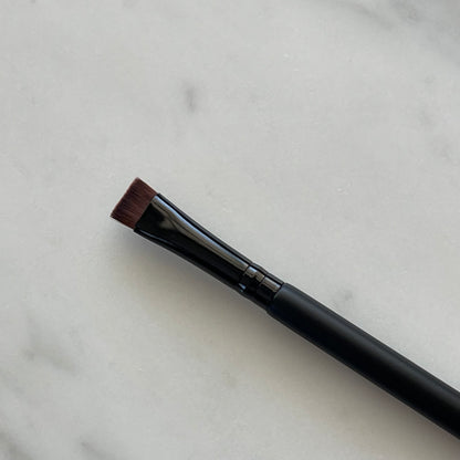 Lux Perfect Line Precision Brush